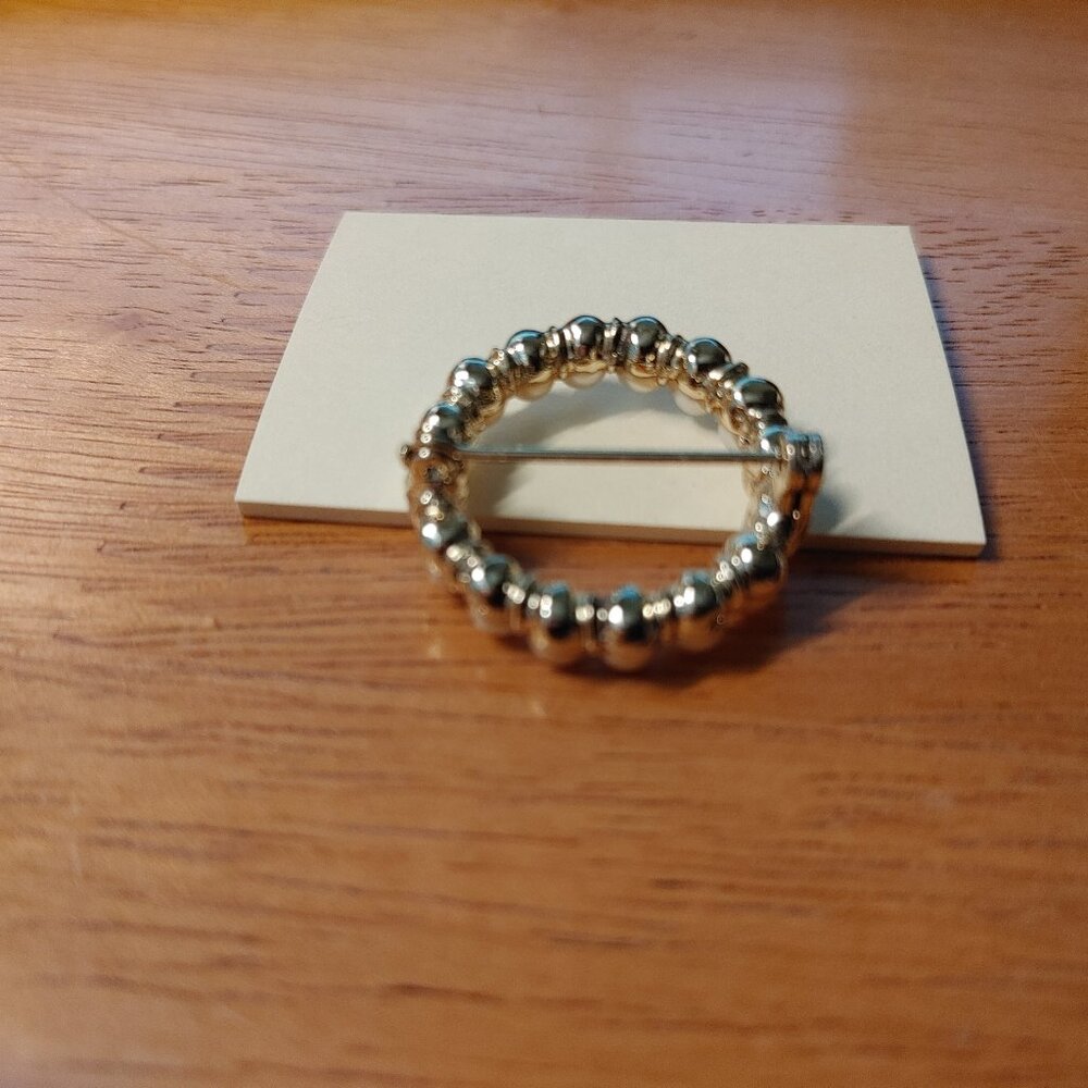 Vintage Faux Seed Pearl Gold Tone Circle Brooch - Picture 7 of 7